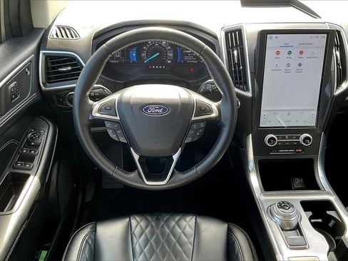 Used 2024 Ford Edge Titanium image 14
