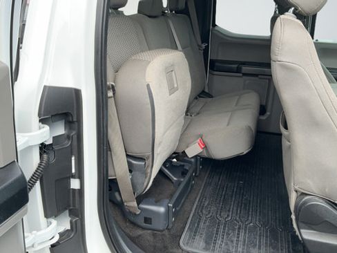 Used 2015 Ford F150 XLT w/ Equipment Group 301A Mid RWD image 21