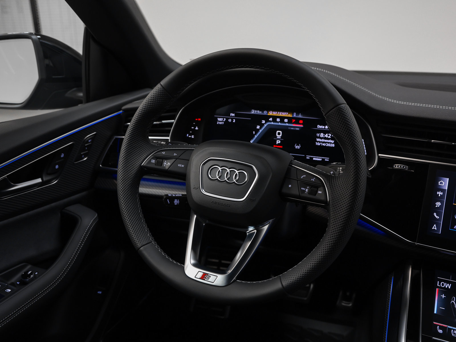 Used 2026 Audi SQ8 Premium Plus AWD/4WD image 40