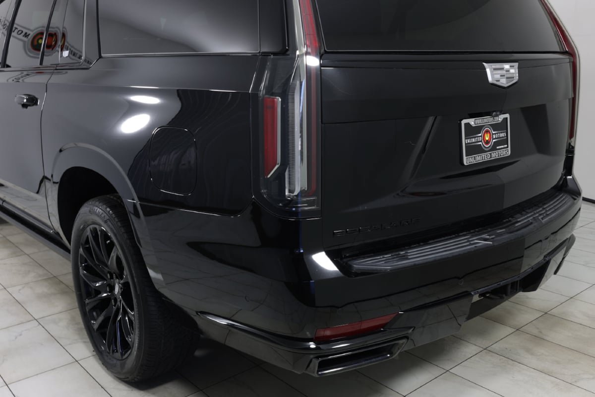 Used 2023 Cadillac Escalade ESV Sport Platinum w/ LPO, ONYX Package AWD/4WD image 50