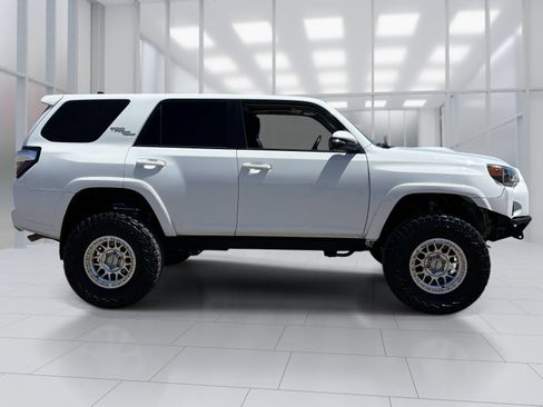 Used 2021 Toyota 4Runner TRD Off-Road Premium w/ Moonroof Package AWD/4WD image 7