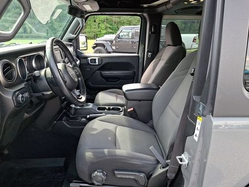 Used 2019 Jeep Wrangler Sport AWD/4WD image 13