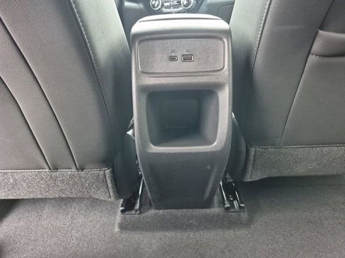 Used 2024 Chevrolet Trax RS w/ Sunroof Package FWD image 28