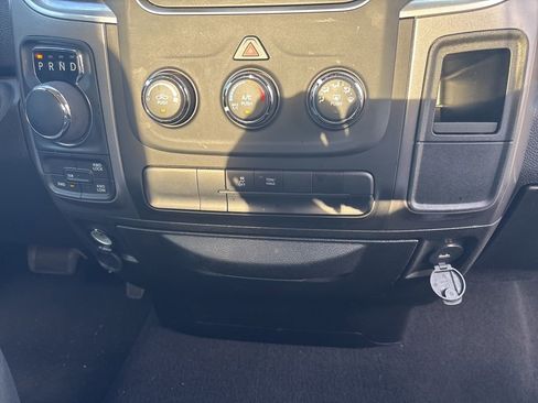 Used 2024 RAM 1500 Classic SLT AWD/4WD image 31