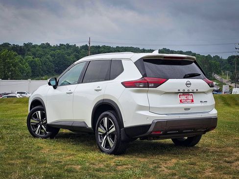 Used 2024 Nissan Rogue SL AWD/4WD image 5