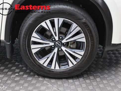 Used 2023 Nissan Rogue SV AWD/4WD image 31