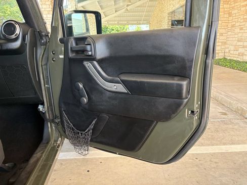 Used 2015 Jeep Wrangler Unlimited Sport AWD/4WD image 24
