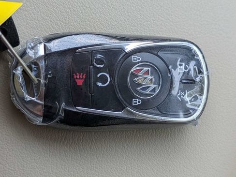 Used 2020 Buick Envision Essence w/ Experience Buick Package FWD image 32