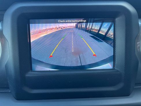 Used 2021 Jeep Wrangler Unlimited Sahara w/ Cold Weather Group image 19