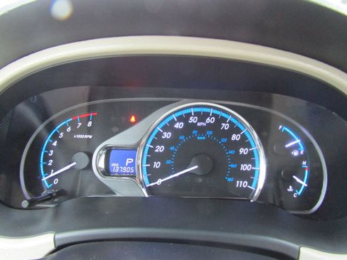 Used 2013 Toyota Sienna XLE FWD image 39