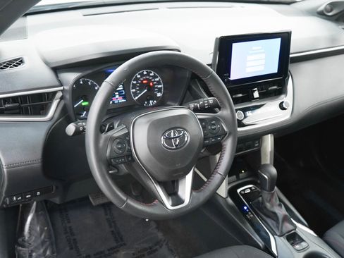 Used 2024 Toyota Corolla Cross AWD Hybrid w/ Moonroof Package image 20