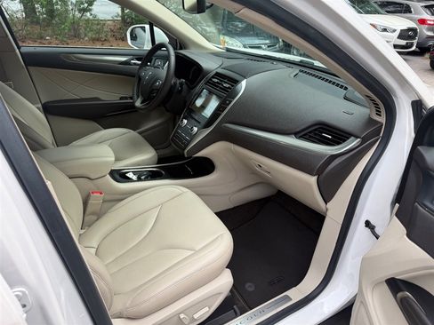 Used 2018 Lincoln MKC Premiere AWD/4WD image 16