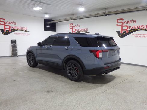 Used 2025 Ford Explorer ST w/ Sun And Sound Package AWD/4WD image 2