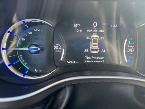 Used 2023 Chrysler Pacifica Touring-L image 31