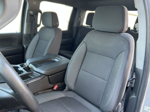 Used 2023 Chevrolet Silverado 2500 Custom w/ Custom Value Package image 9