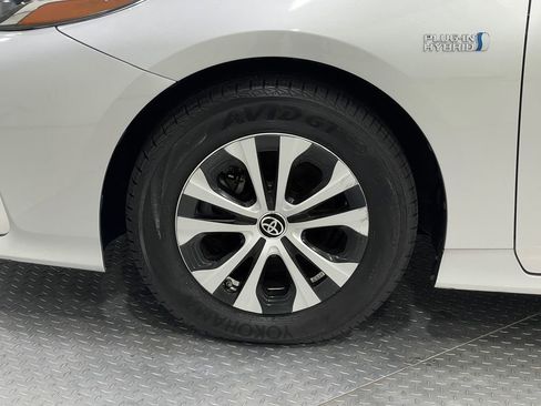 Used 2020 Toyota Prius Prime image 32