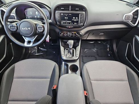 Used 2025 Kia Soul LX FWD image 16