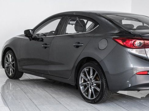 Used 2018 MAZDA MAZDA3 Touring FWD image 61