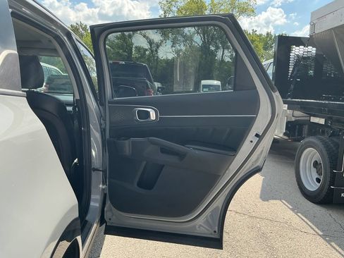 Used 2022 Kia Sorento SX AWD/4WD image 23
