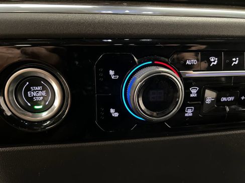 Used 2023 Chevrolet Silverado 1500 LT image 42