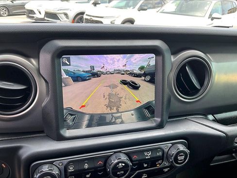 Used 2022 Jeep Gladiator Sport AWD/4WD image 21