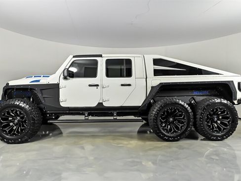 Used 2022 Jeep Gladiator Sport AWD/4WD image 7