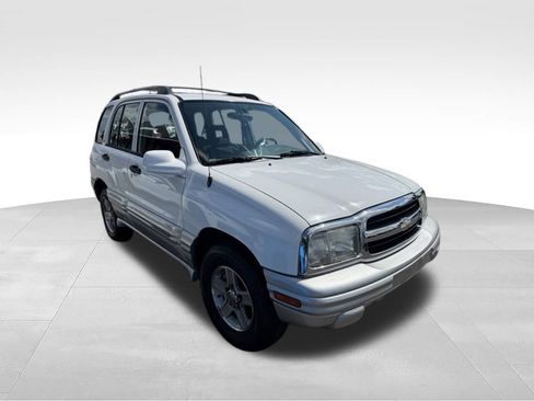Used 2002 Chevrolet Tracker LT RWD image 3