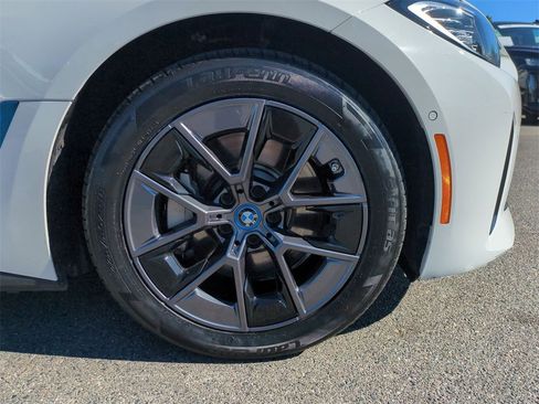 Used 2024 BMW i4 eDrive40 image 27