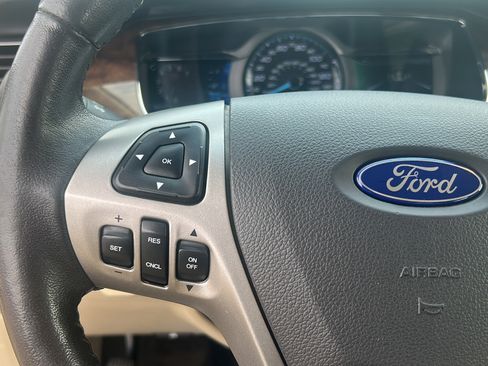 Used 2015 Ford Taurus Limited FWD image 13