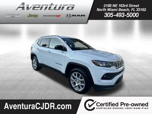 Used 2023 Jeep Compass Latitude AWD/4WD image 1
