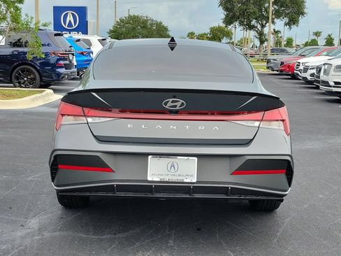 Used 2025 Hyundai Elantra Sport FWD image 5