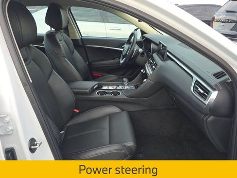 Used 2025 Genesis G70 2.5T RWD image 12