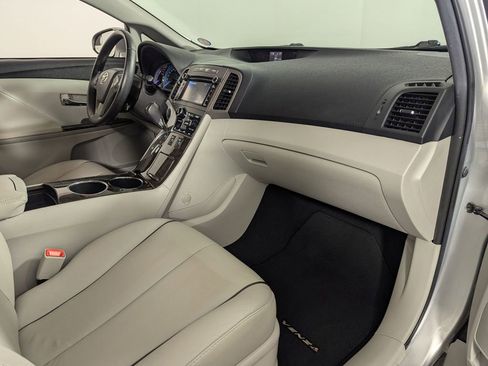 Used 2014 Toyota Venza XLE FWD image 32