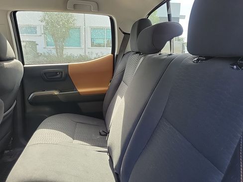 Used 2017 Toyota Tacoma SR5 image 17