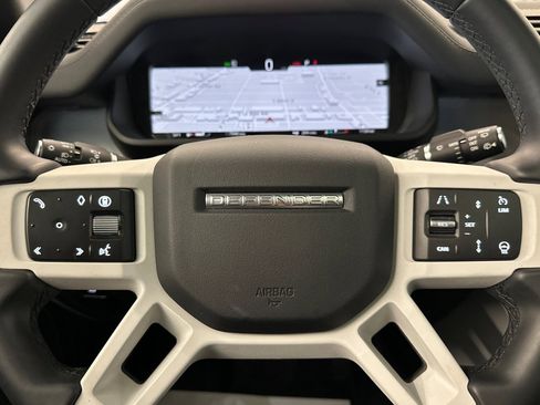 Used 2025 Land Rover Defender 110 S image 18