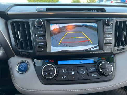 Used 2018 Toyota RAV4 XLE w/ Convenience Package AWD/4WD image 25