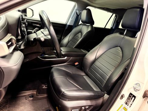 Used 2022 Toyota Highlander XLE image 25