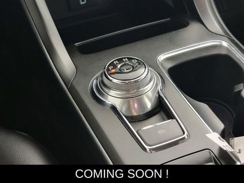 Used 2018 Ford Fusion SE image 25