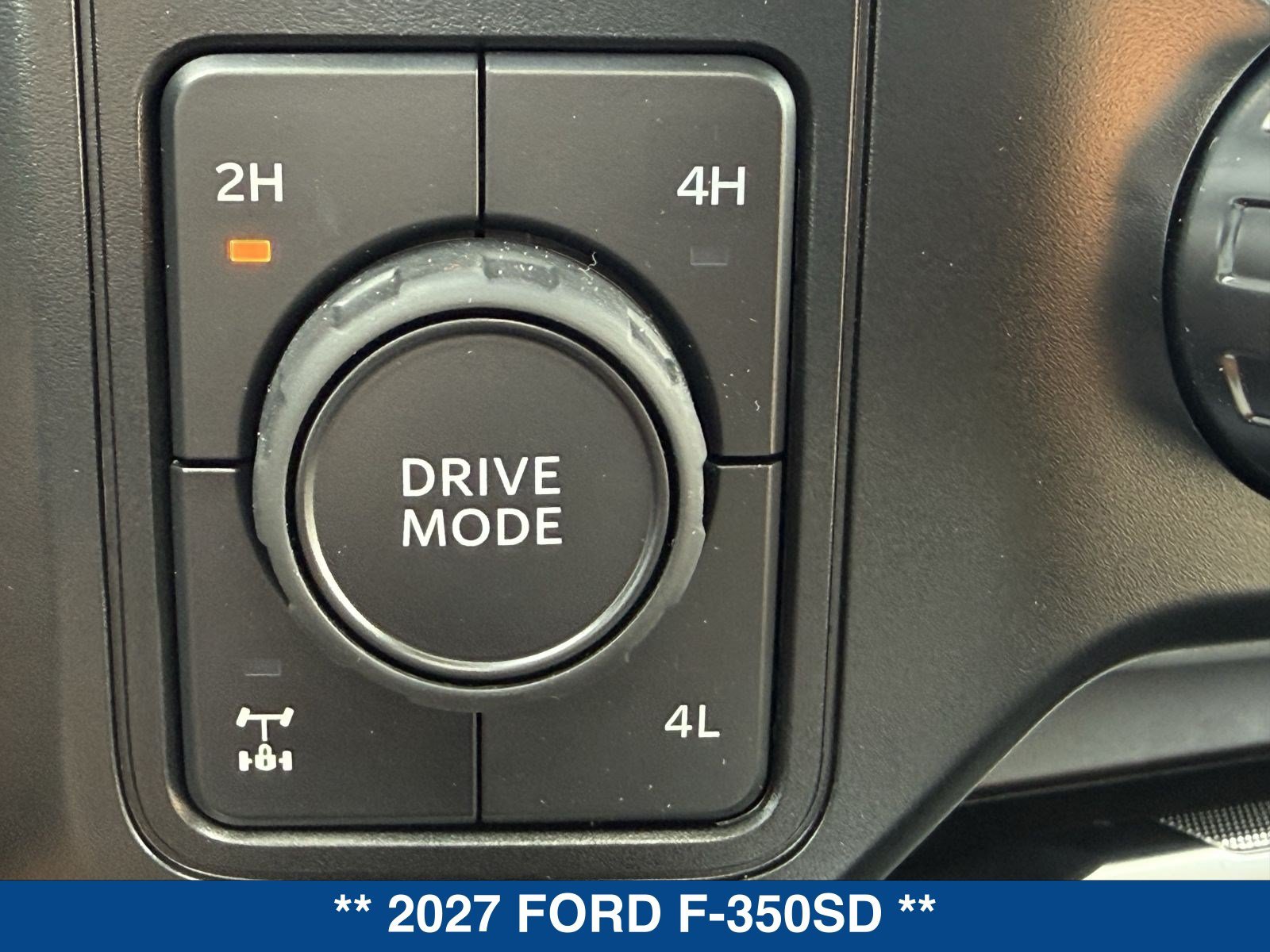 New 2027 Ford F350 Platinum w/ Platinum Plus Package AWD/4WD image 37