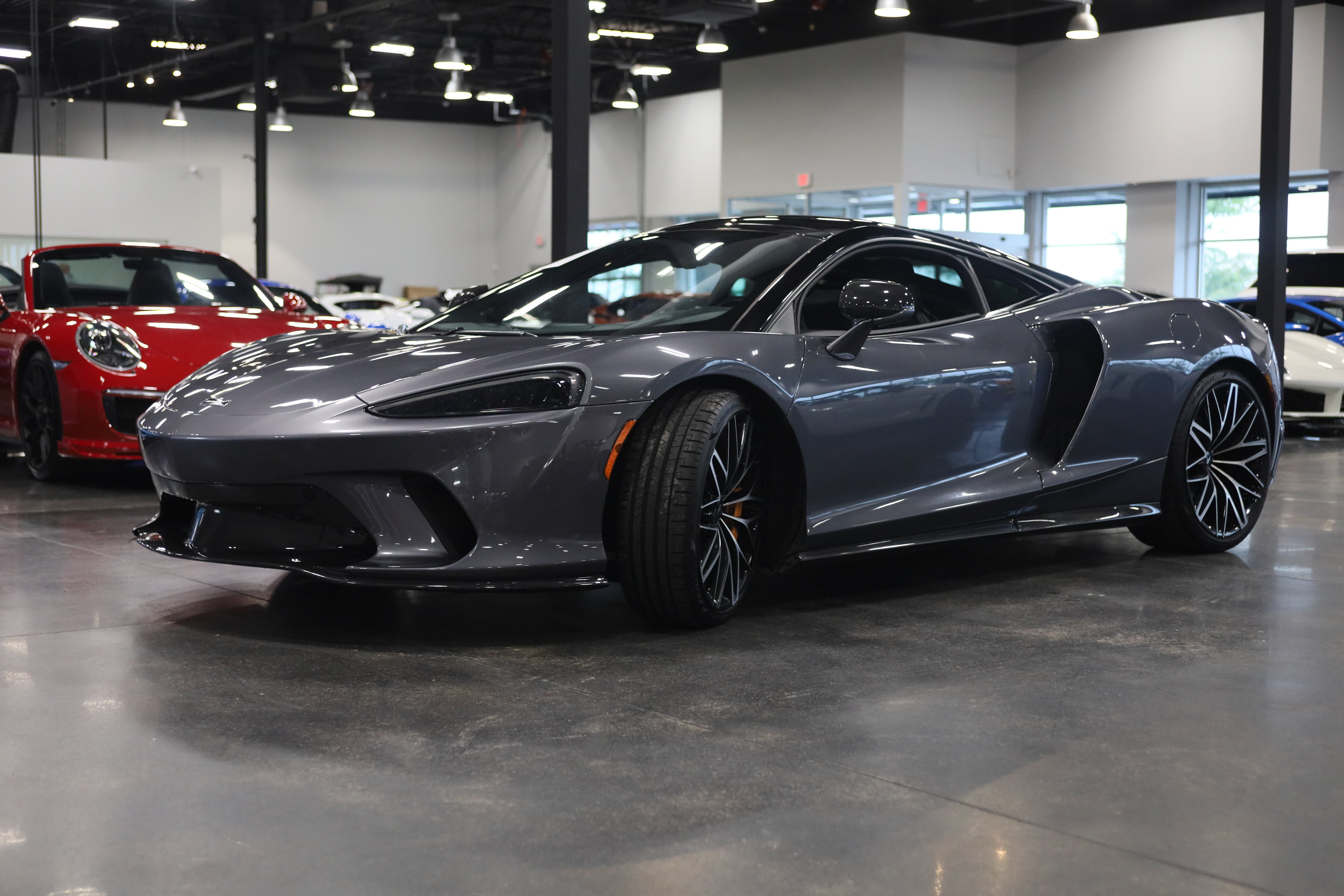 Used 2023 McLaren GT RWD image 4