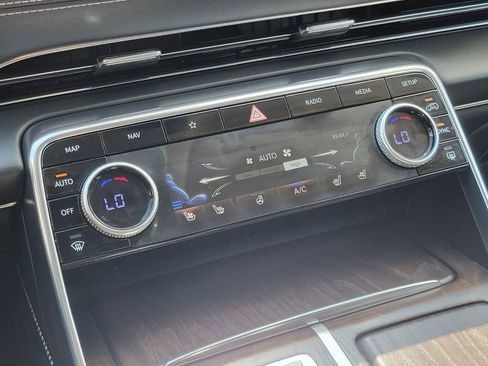 Used 2023 Genesis GV80 2.5T w/ Prestige 20" Package image 20