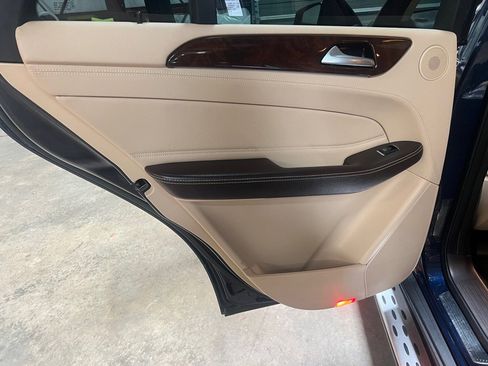 Used 2016 Mercedes-Benz GLE 400 4MATIC image 25