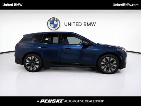 Used 2024 BMW iX xDrive50 w/ Premium Package AWD/4WD image 4