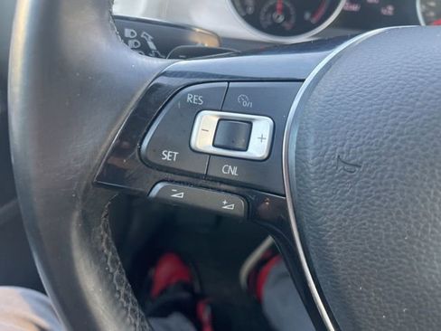 Used 2017 Volkswagen Golf SEL image 25