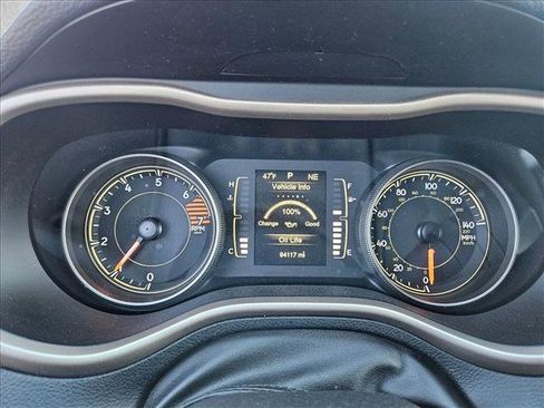 Used 2016 Jeep Cherokee Latitude w/ Comfort & Sound Group image 10