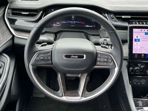 Used 2023 Jeep Grand Cherokee 4WD 4xe image 12