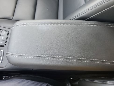 Used 2024 Cadillac XT4 Premium Luxury image 37