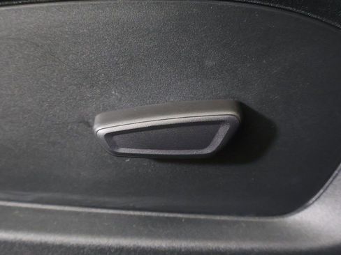 Used 2020 Ford Explorer XLT w/ Comfort Package image 34