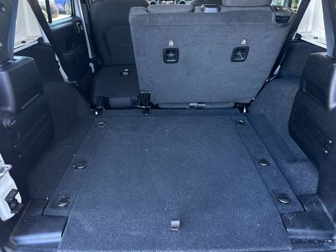 Used 2022 Jeep Wrangler Unlimited Sport AWD/4WD image 14