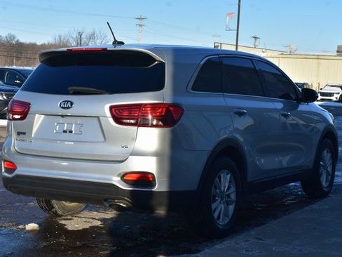 Used 2019 Kia Sorento LX image 6